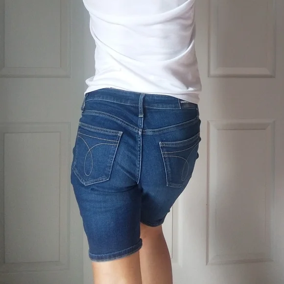 Calvin Klein Jeans Cuff Roll Denim Bermuda Shorts - Picture 6 of 9